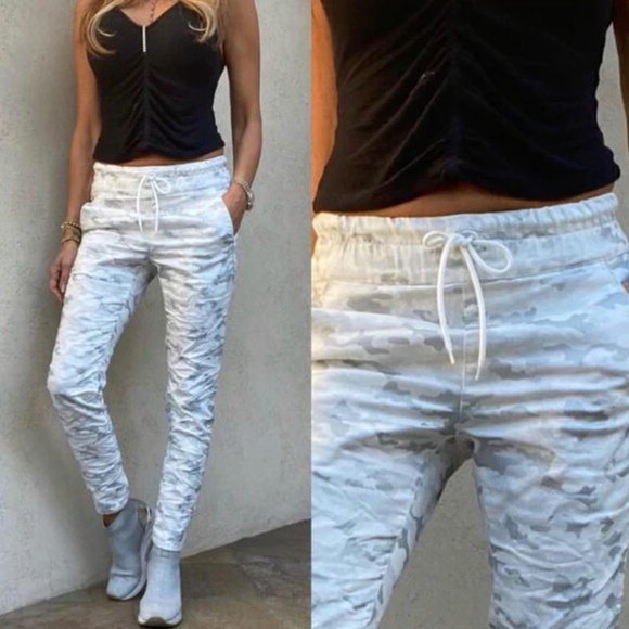 Shely Flog Style Joggers - Picture 1 of 9